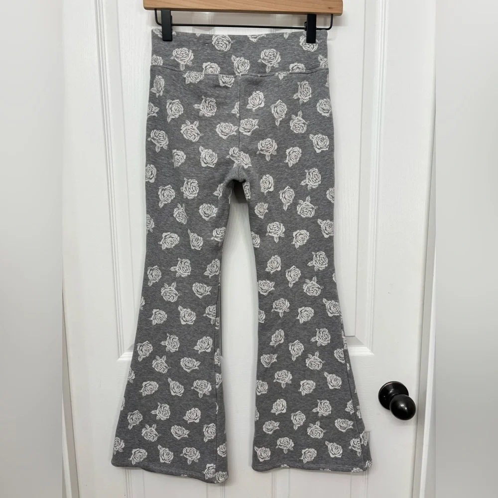 Gray Rose Print Fleece Lined Flare Leggings | SO | Girls L (10/12)